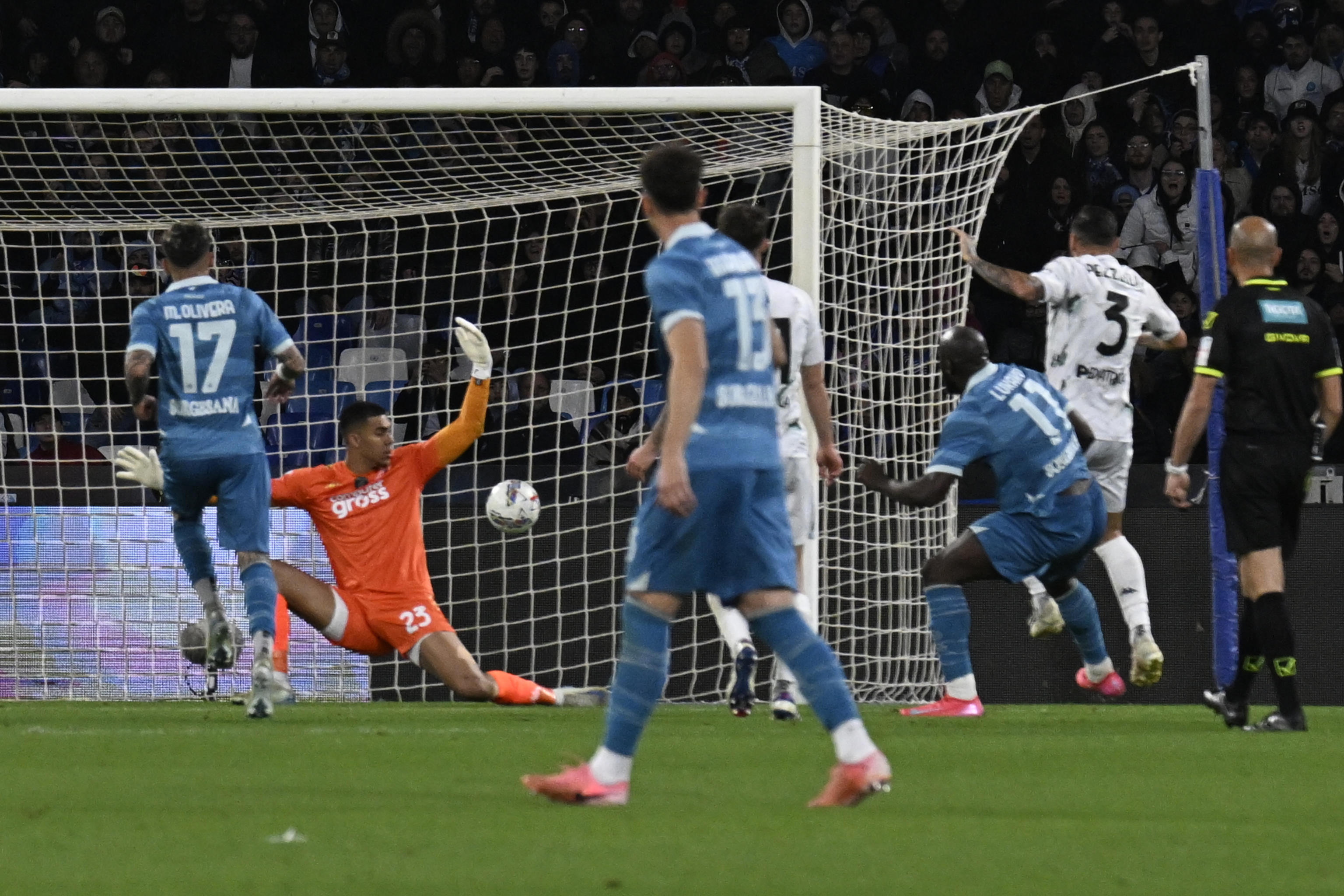 包含意甲比赛中的精彩瞬间回味无穷的词条