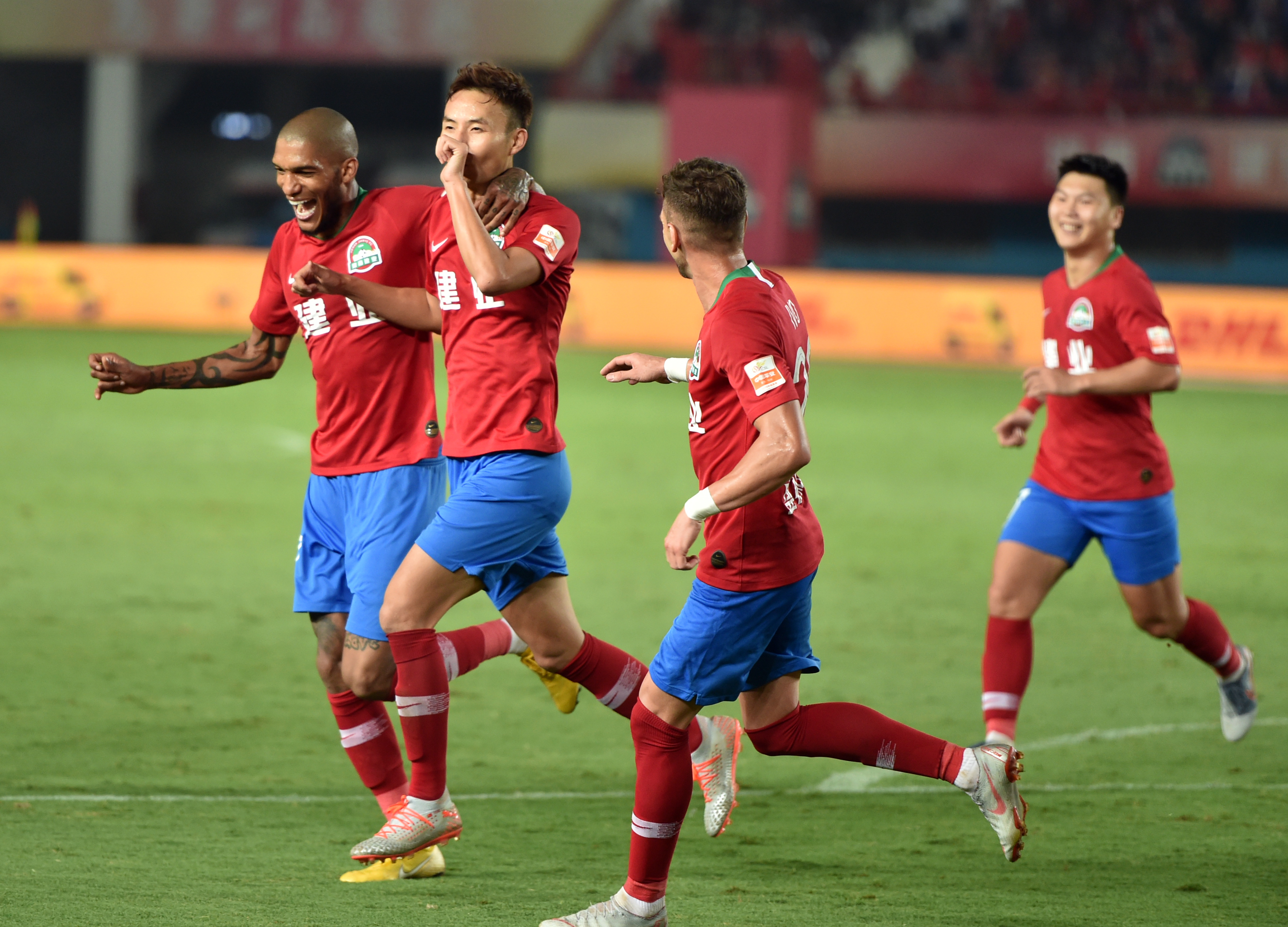 河北华夏幸福主场战胜浙江绿城,斩获分数的简单介绍 河北华夏幸福主场战胜浙江绿城,斩获分数的简单介绍