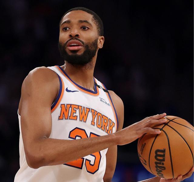 尼克斯主场惨败，球迷情绪低迷