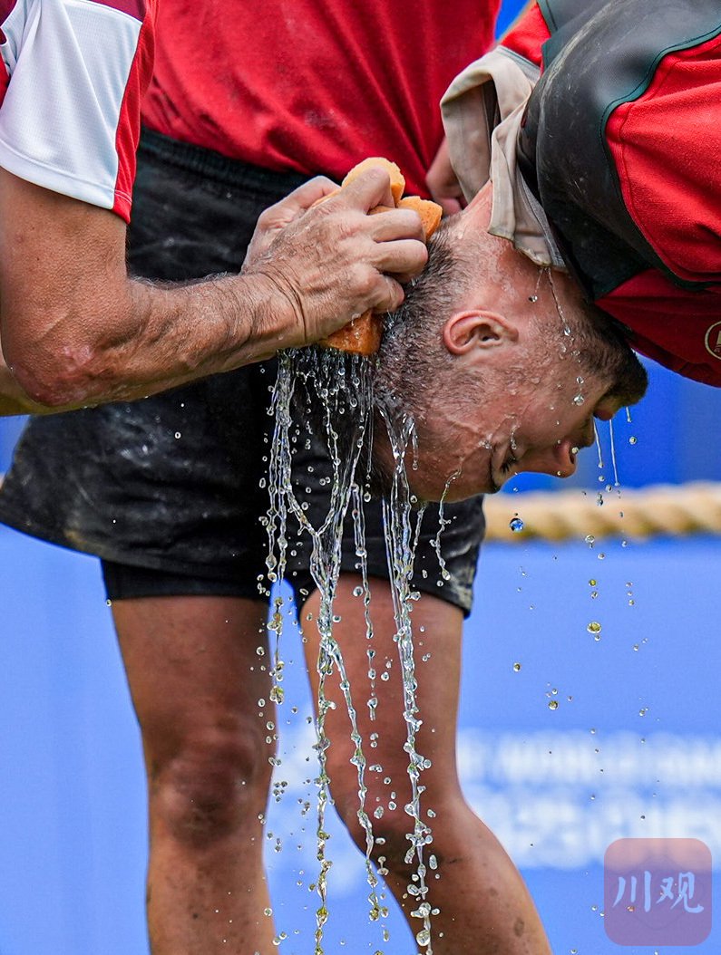 瑞士队在比赛中夺得胜利，晋级资格