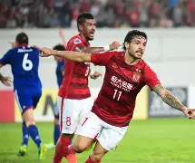 里昂众球员合力，取胜水原三星