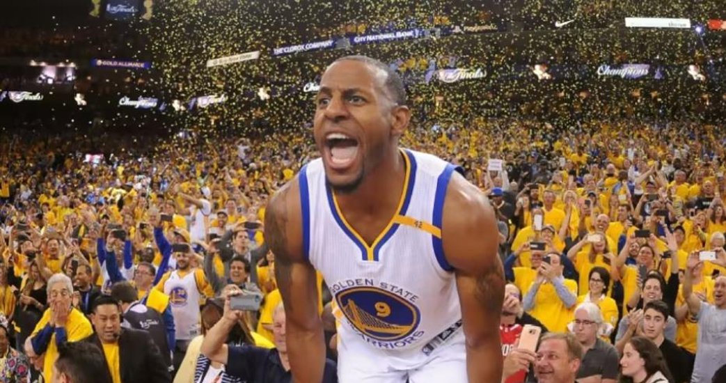 比赛中流畅的配合，轻松获得胜利