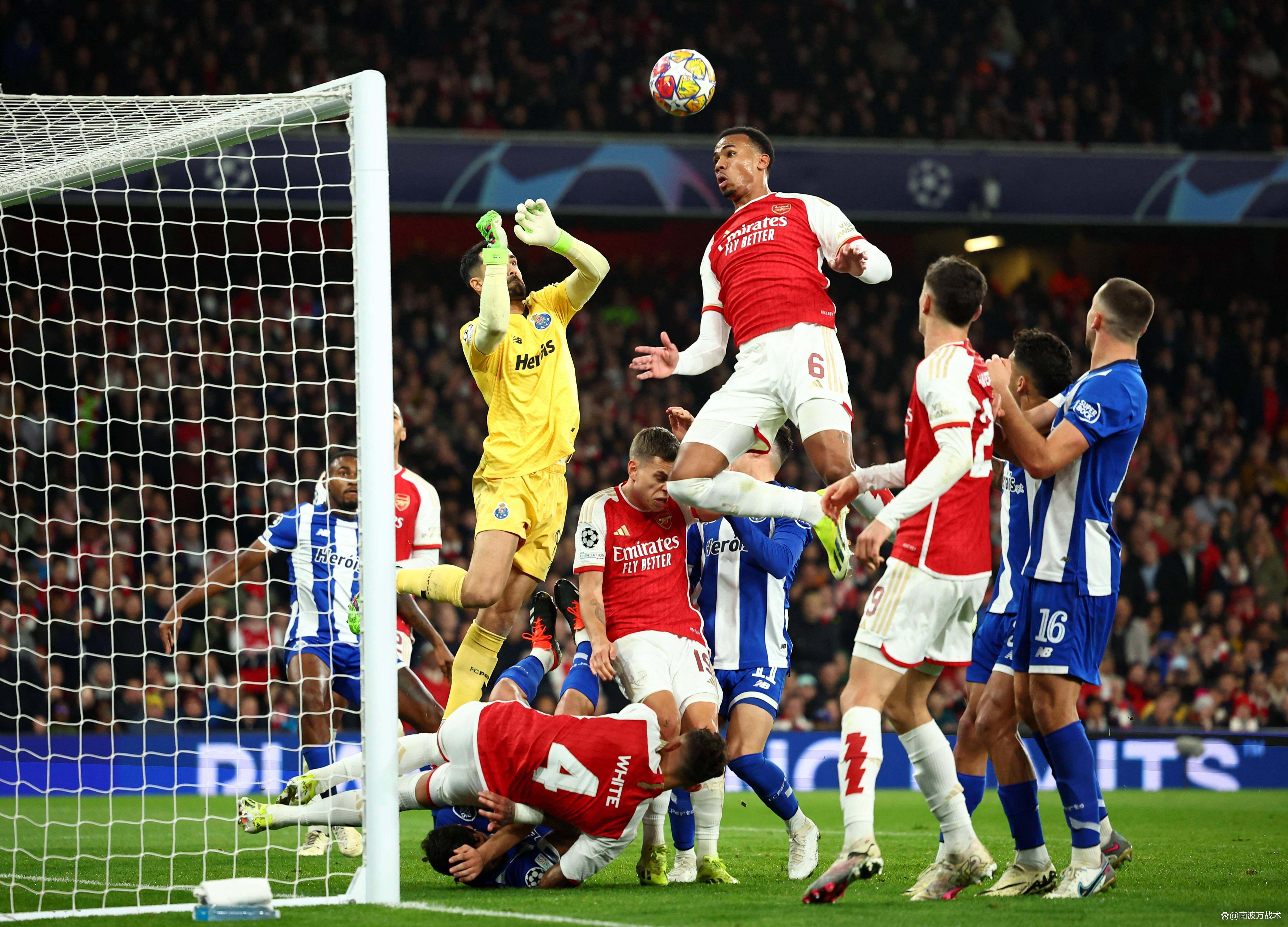 即将结束的比赛中球队争分夺秒