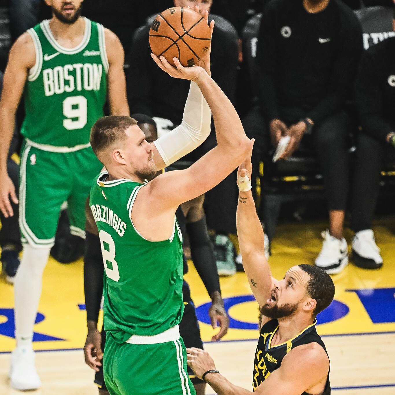 勇士主场逆袭凯尔特人格林最终时刻关键投中