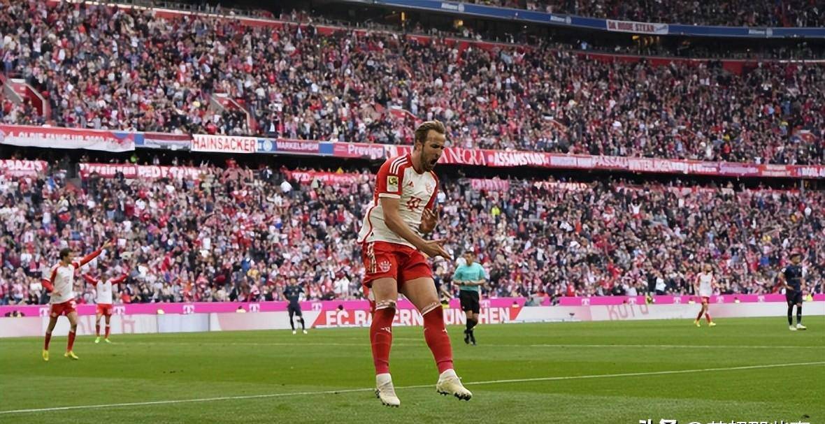 马里球员冷静点球破门，大捷在即