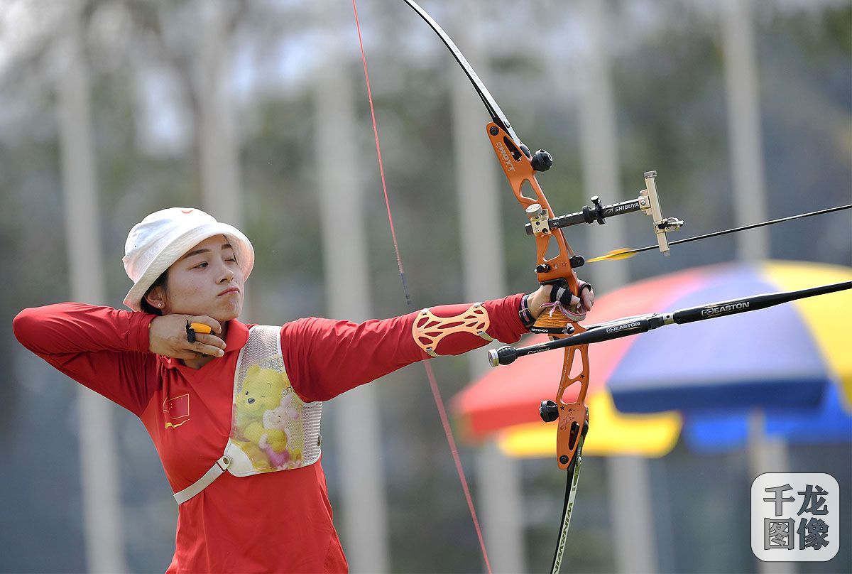 乌克兰射箭选手再获金牌，实力全开