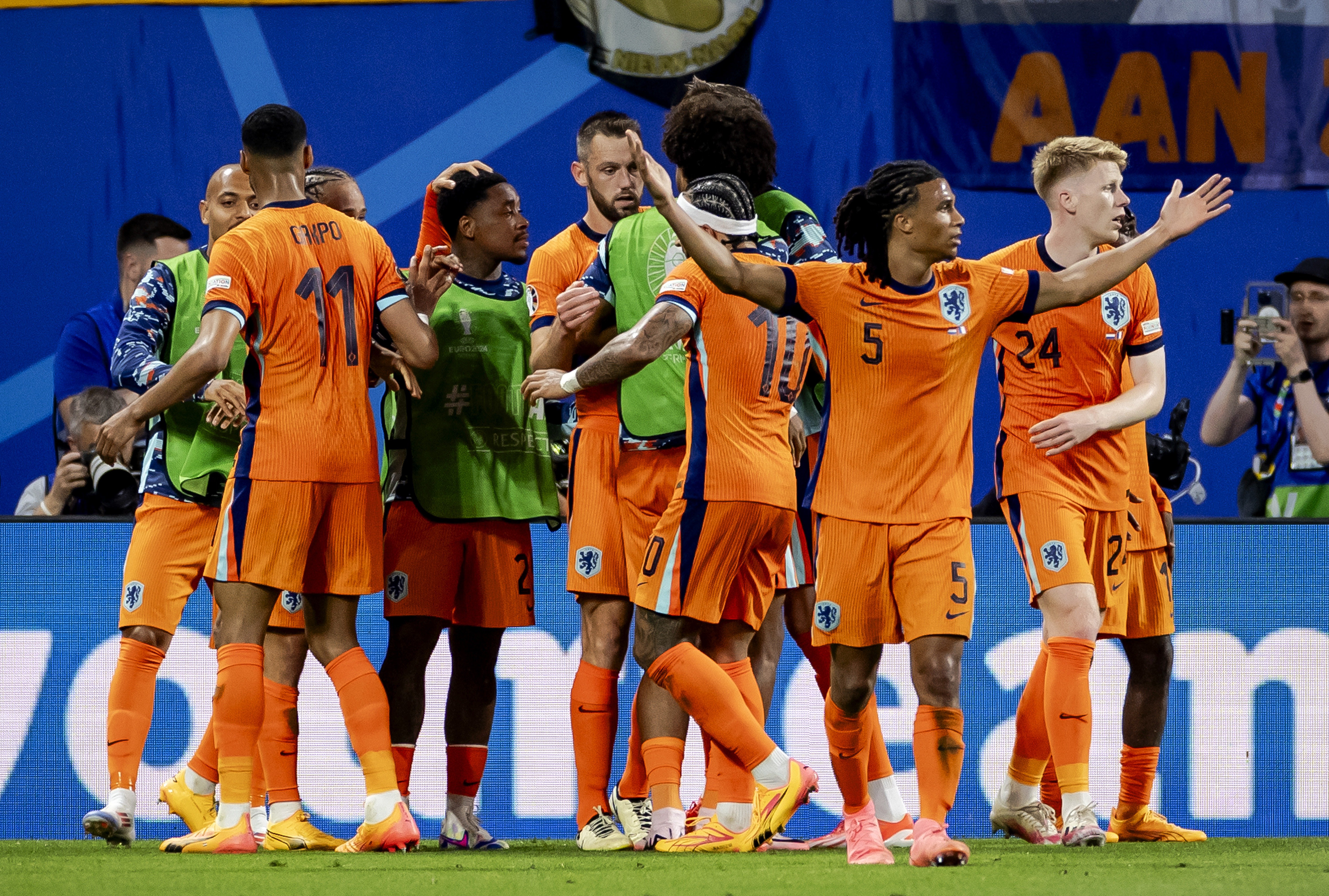 关于荷兰备战法国，全队备战全力争取晋级决赛的信息