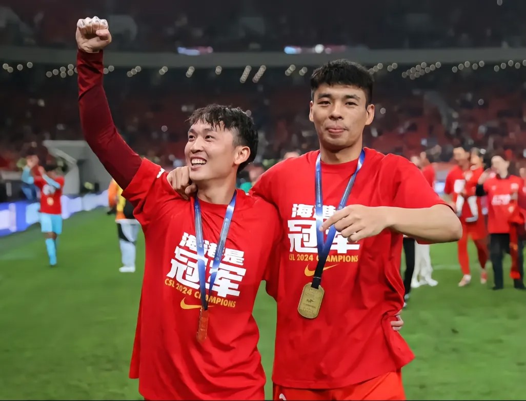 球队风雨同舟，战斗力全开迎战对手