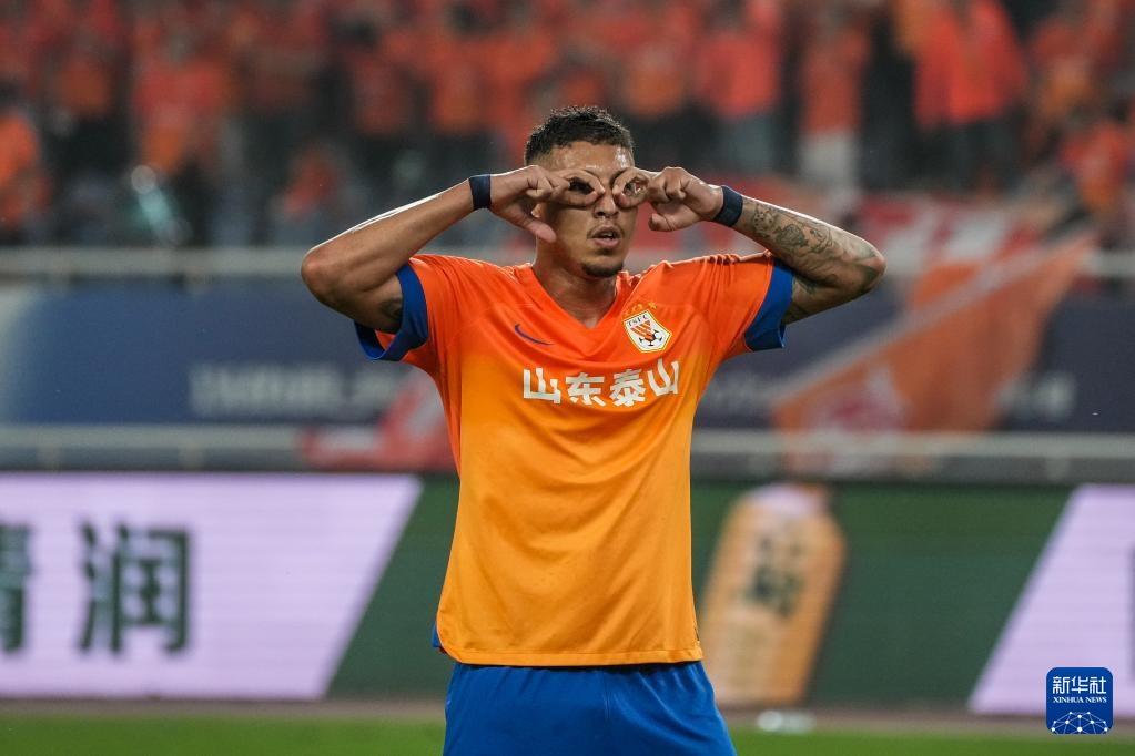 鲁能主场大胜，卓尔遗憾失败