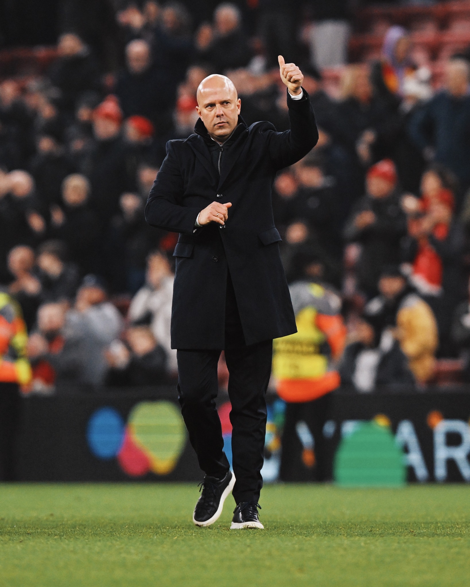 利物浦客场大胜，追赶领头羊