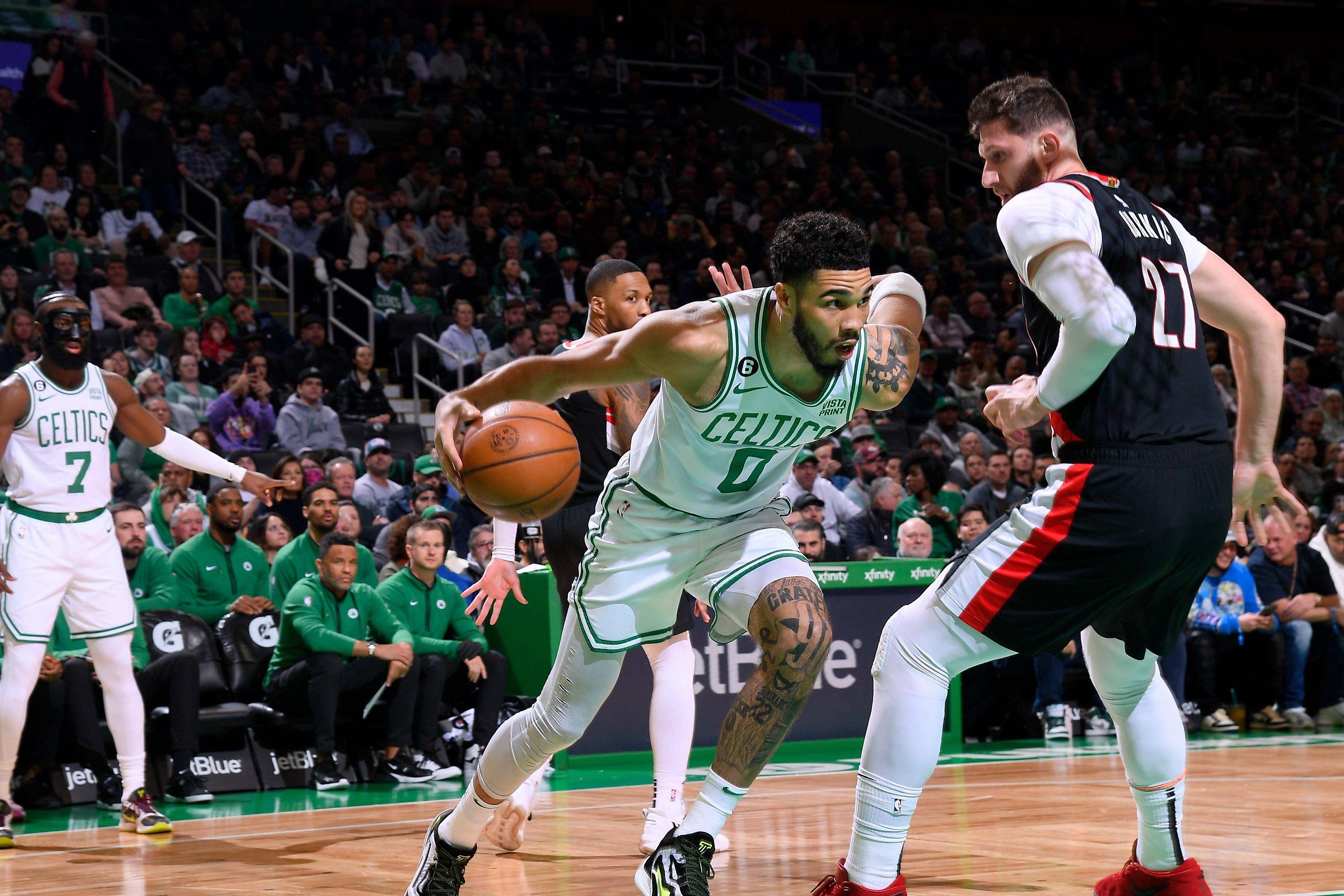 凯尔特人大胜篮网，领先优势扩大