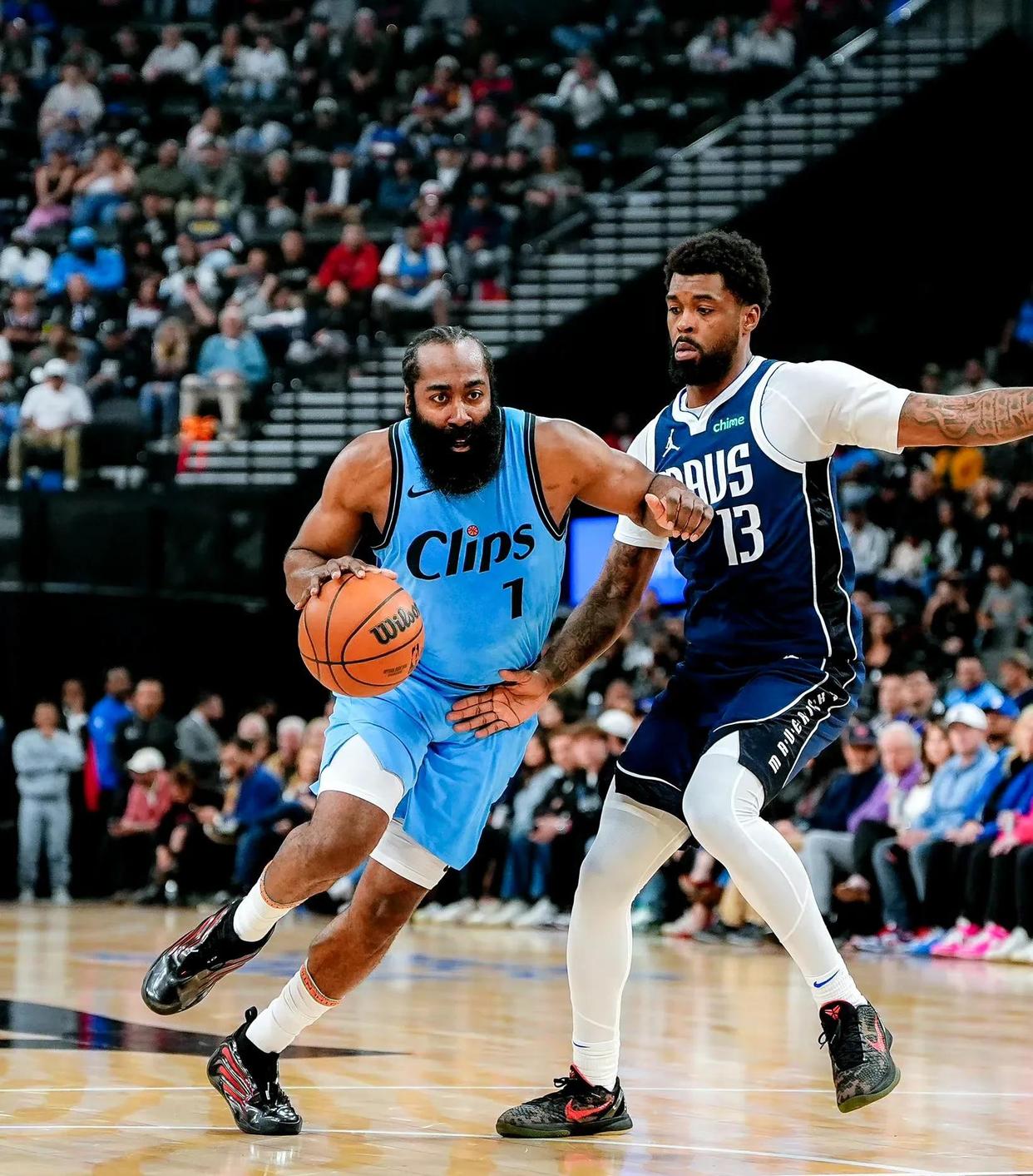 快船大胜雄鹿,保罗次助攻终结雄鹿连胜的简单介绍 快船大胜雄鹿,保罗次助攻终结雄鹿连胜的简单介绍