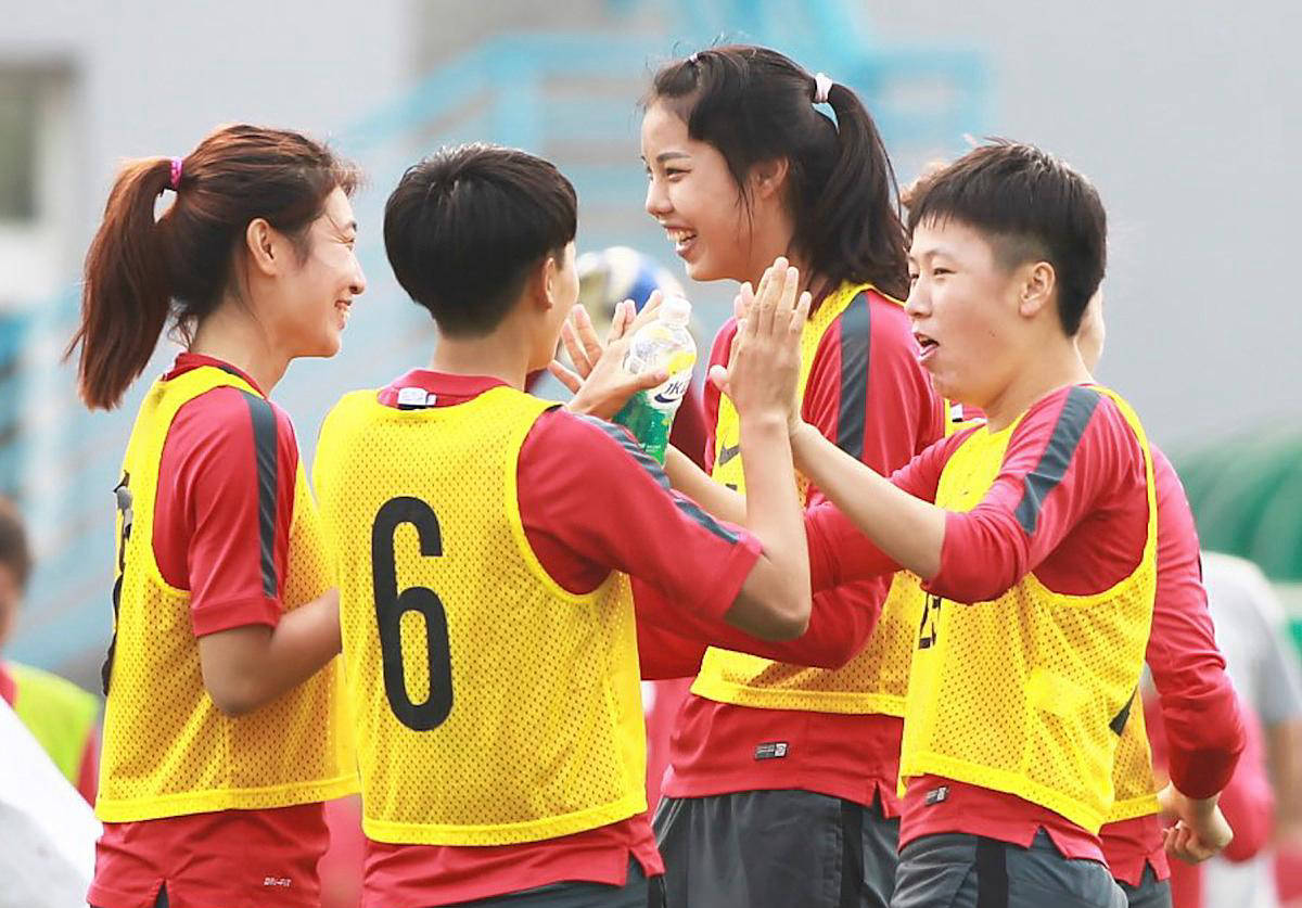 中国女足国家队终极胜利夺得足球世界杯冠军