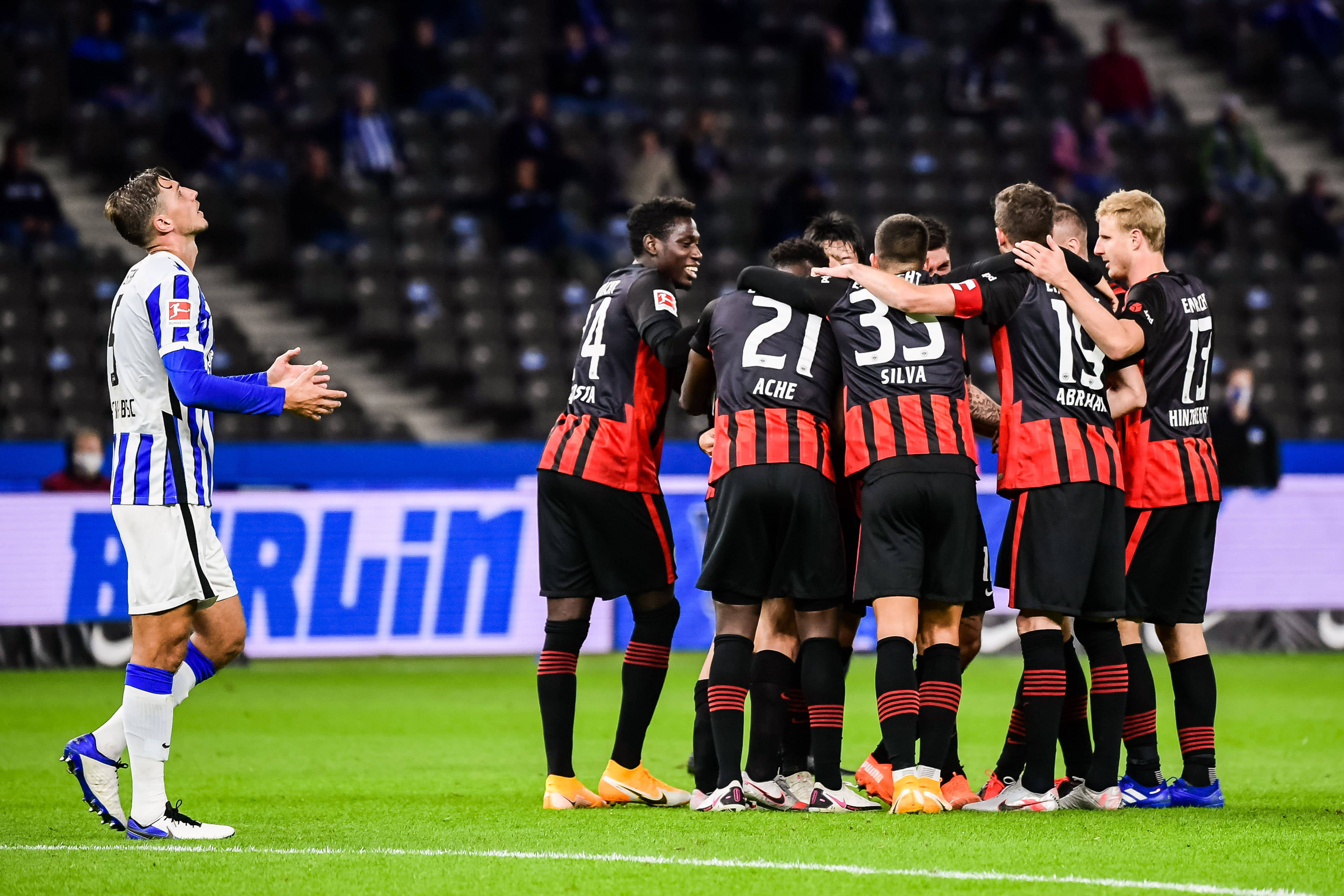 多特蒙德主场失利,德甲冠军梦或将破灭 多特蒙德主场失利,德甲冠军梦或将破灭