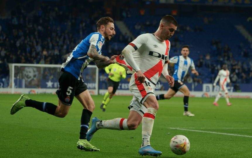 关于瓦伦西亚遭遇重创，保级形势严峻的信息