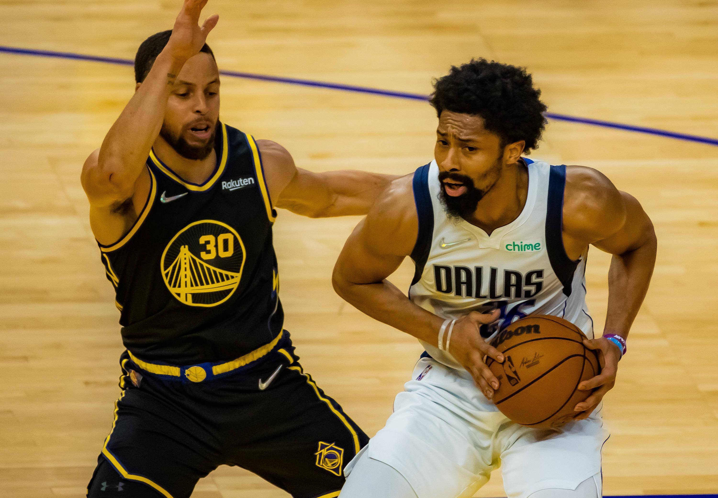 快船主场负于勇士，遭遇一连败的简单介绍