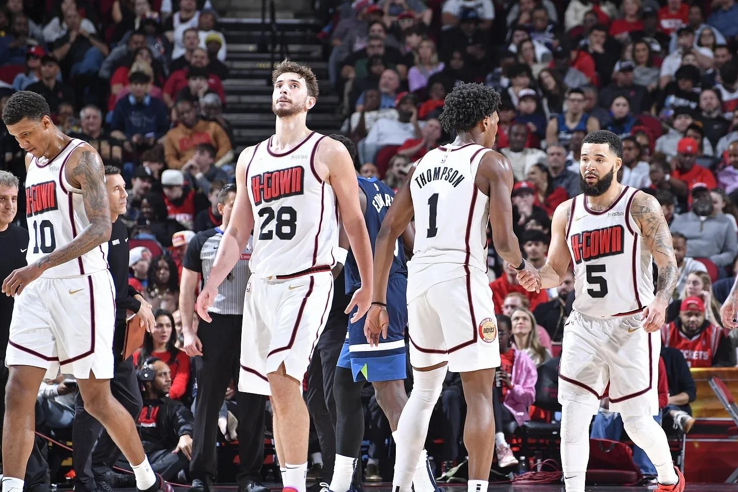 包含活塞惨败太阳，未能扭转连败势头的词条