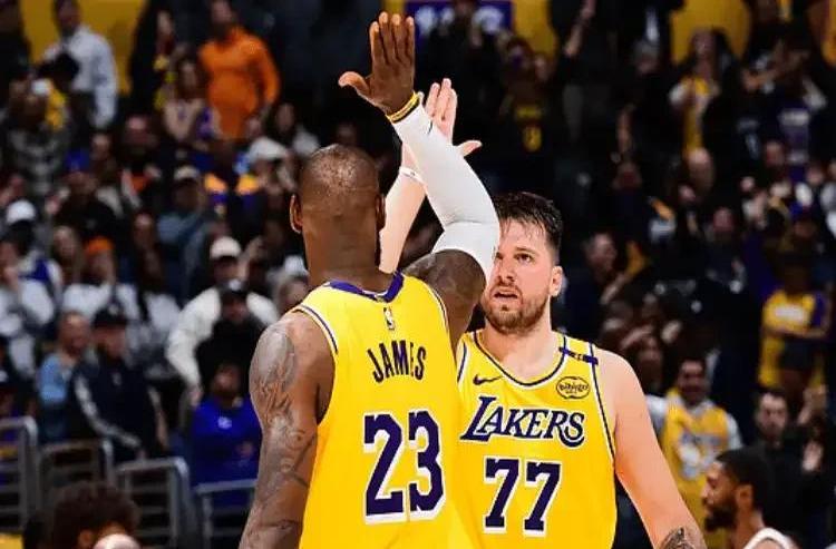 湖人负于勇士结束连胜