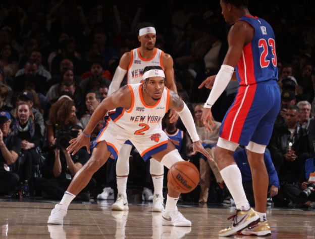 活塞大胜尼克斯，保持竞争力