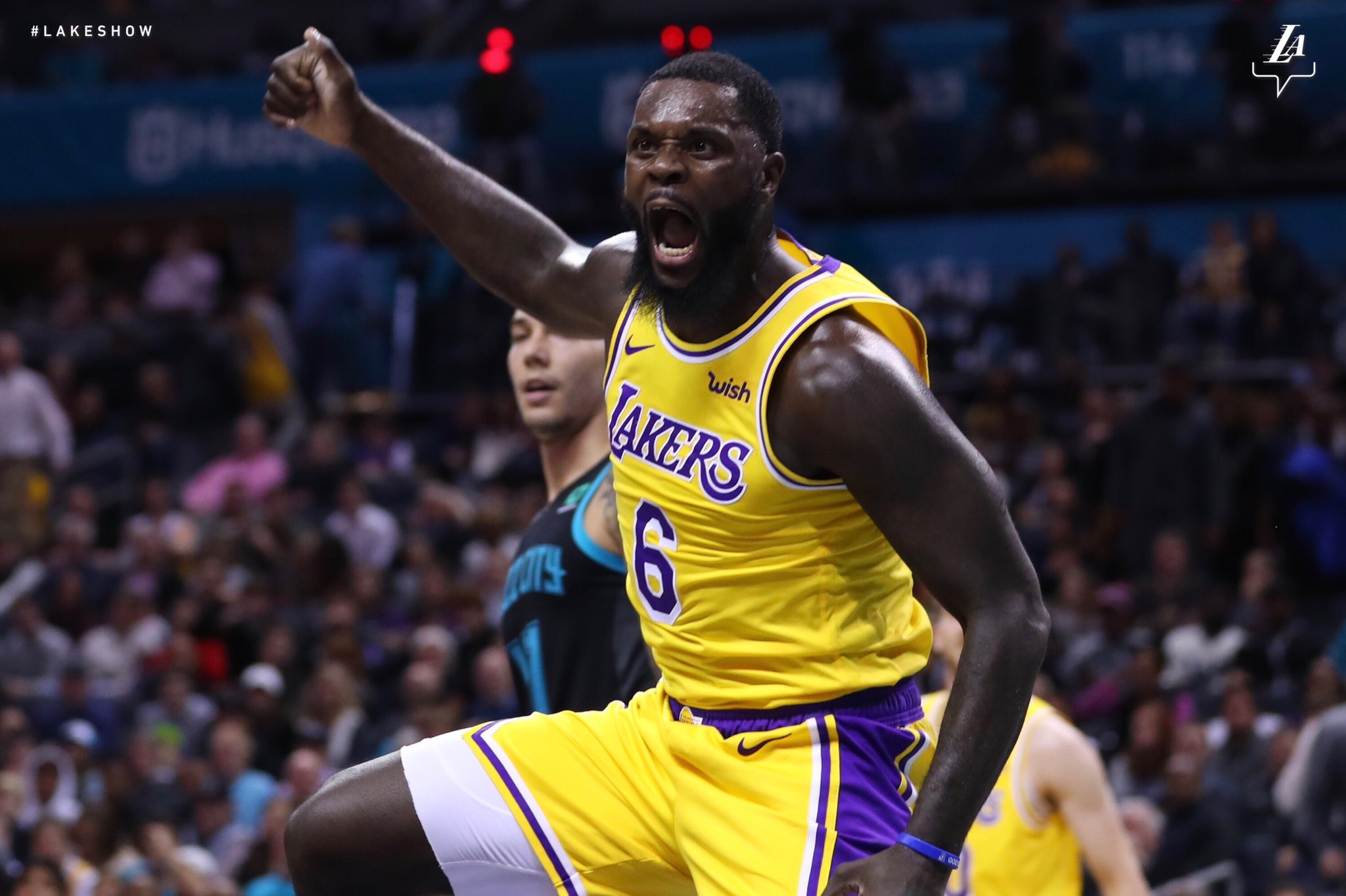 雷霆大胜黄蜂，取得胜利