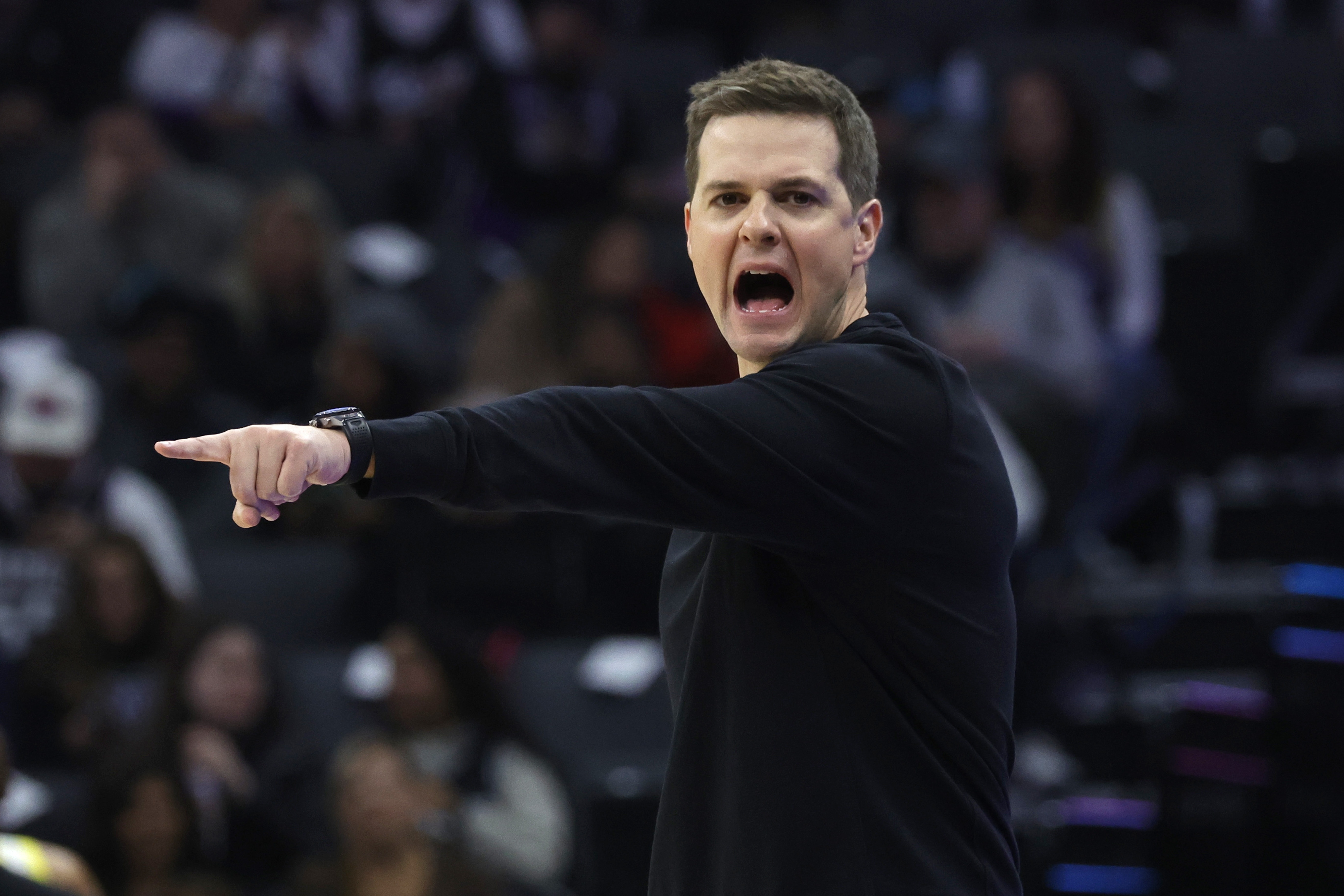 爵士击败开拓者，米切尔砍下35分