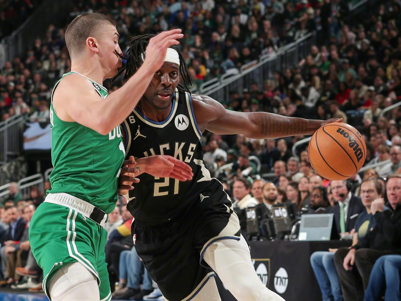 雄鹿轻取雄鹿，豪取七连胜