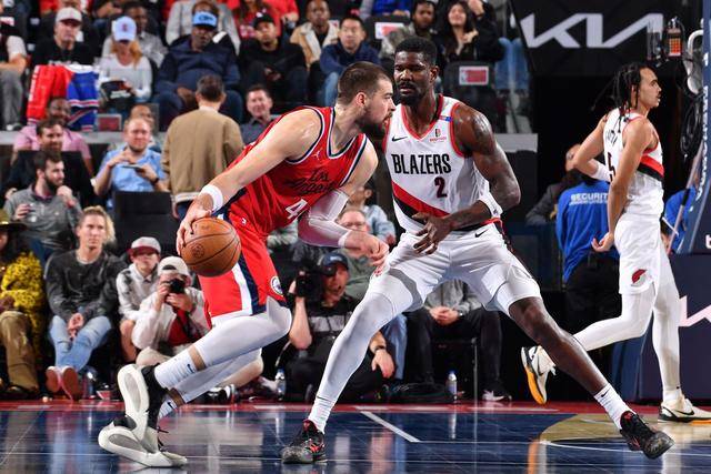 快船击败开拓者,取得三连胜 快船击败开拓者,取得三连胜