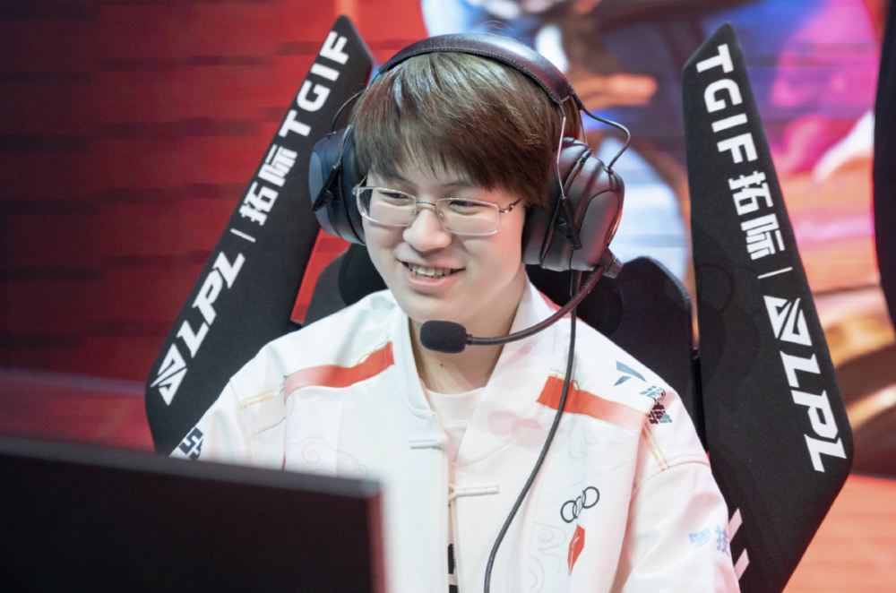 GEN翻盘EG，Meiko关键团战开团秒人峡谷大战成都决赛之夜，点燃全场激情