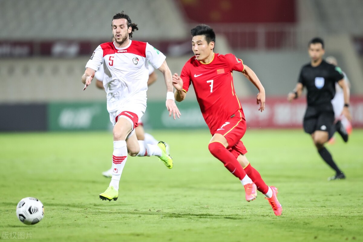 法国队完胜中国队，辛杜关键制胜